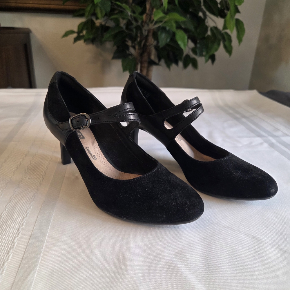 Clarks Black Mary Jane Heels - Comfortable Women's Dress Pumps Size 5.5